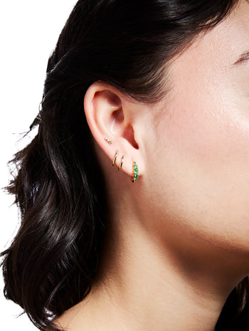 Medium Emerald Rivulet Yellow Gold Oval Hoop Earrings